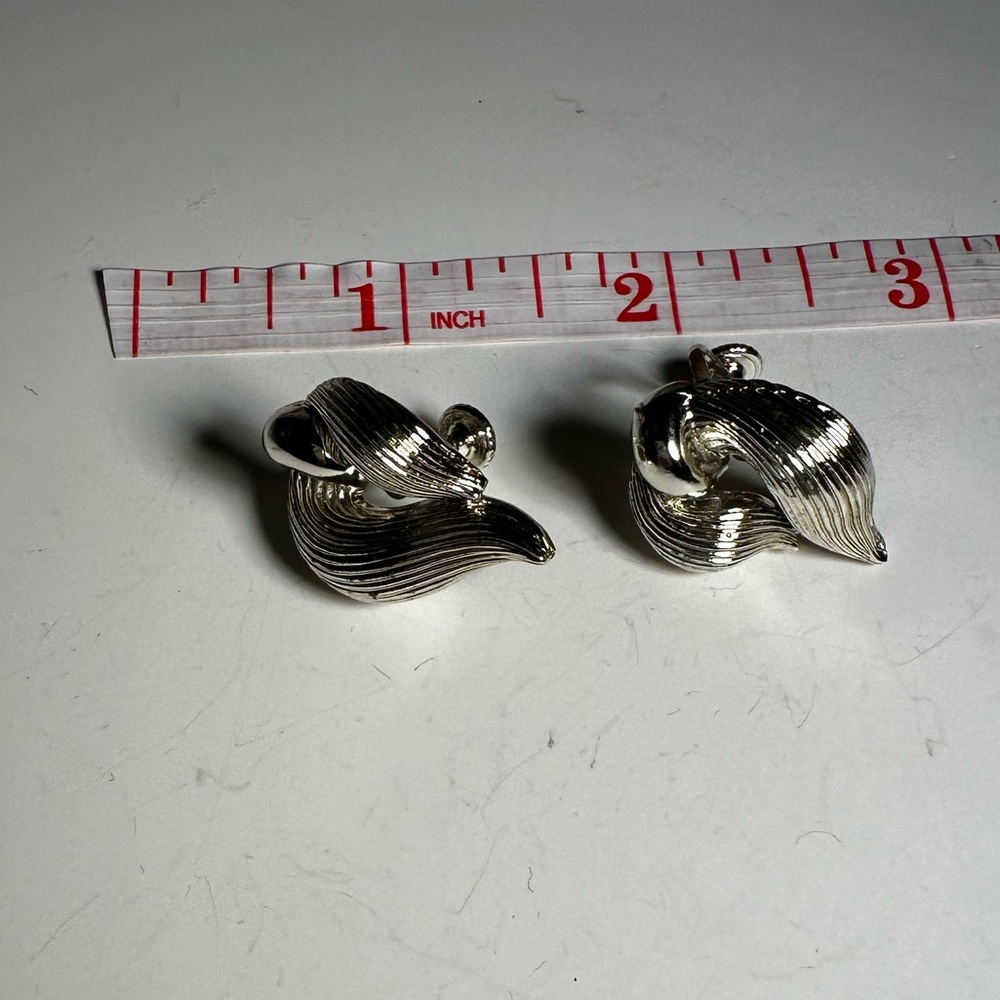 4 for $10!!! VNTG Retro STAR Silver Foil Screw-back Earrings